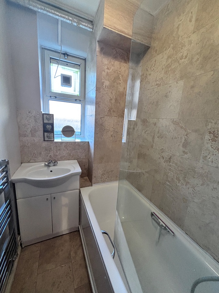 Additional image 6 of 4 Bed Maisonette, Lostock House, SW8, N1 7GU