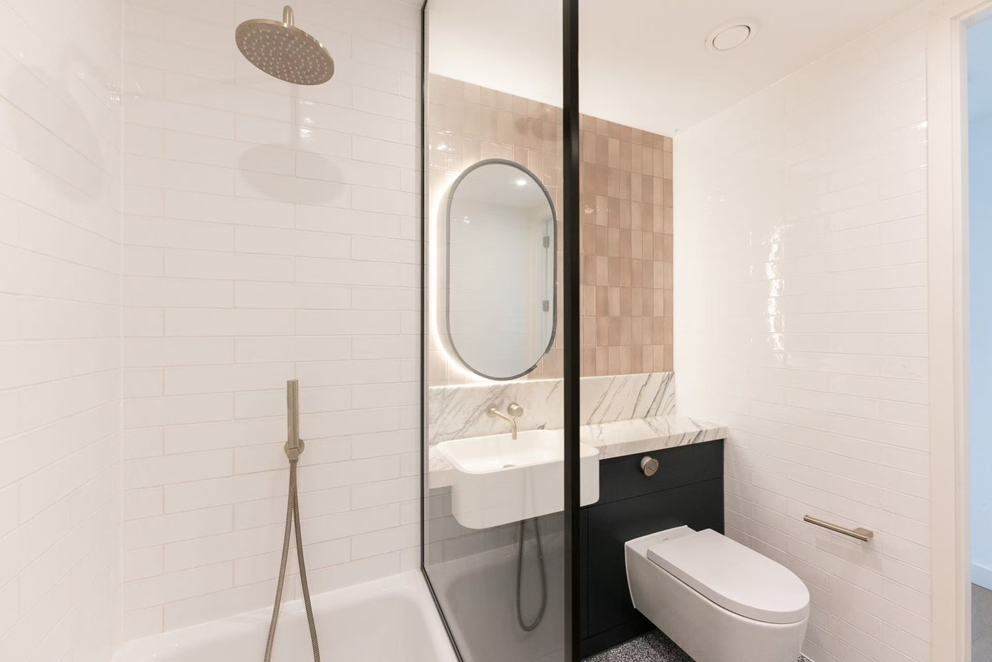 Additional image 7 of 2 Bed Flat, Viaduct Gardens, SW11, N1 7GU