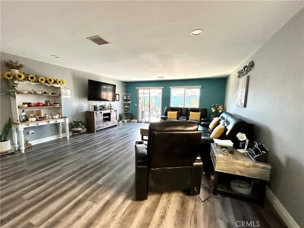 Additional image 8 of 3327 Lansing St, Hemet, CA 92543