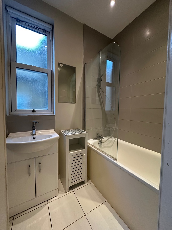 Additional image 4 of 2 Bed Flat, Walworth Road, SE17, N1 7GU