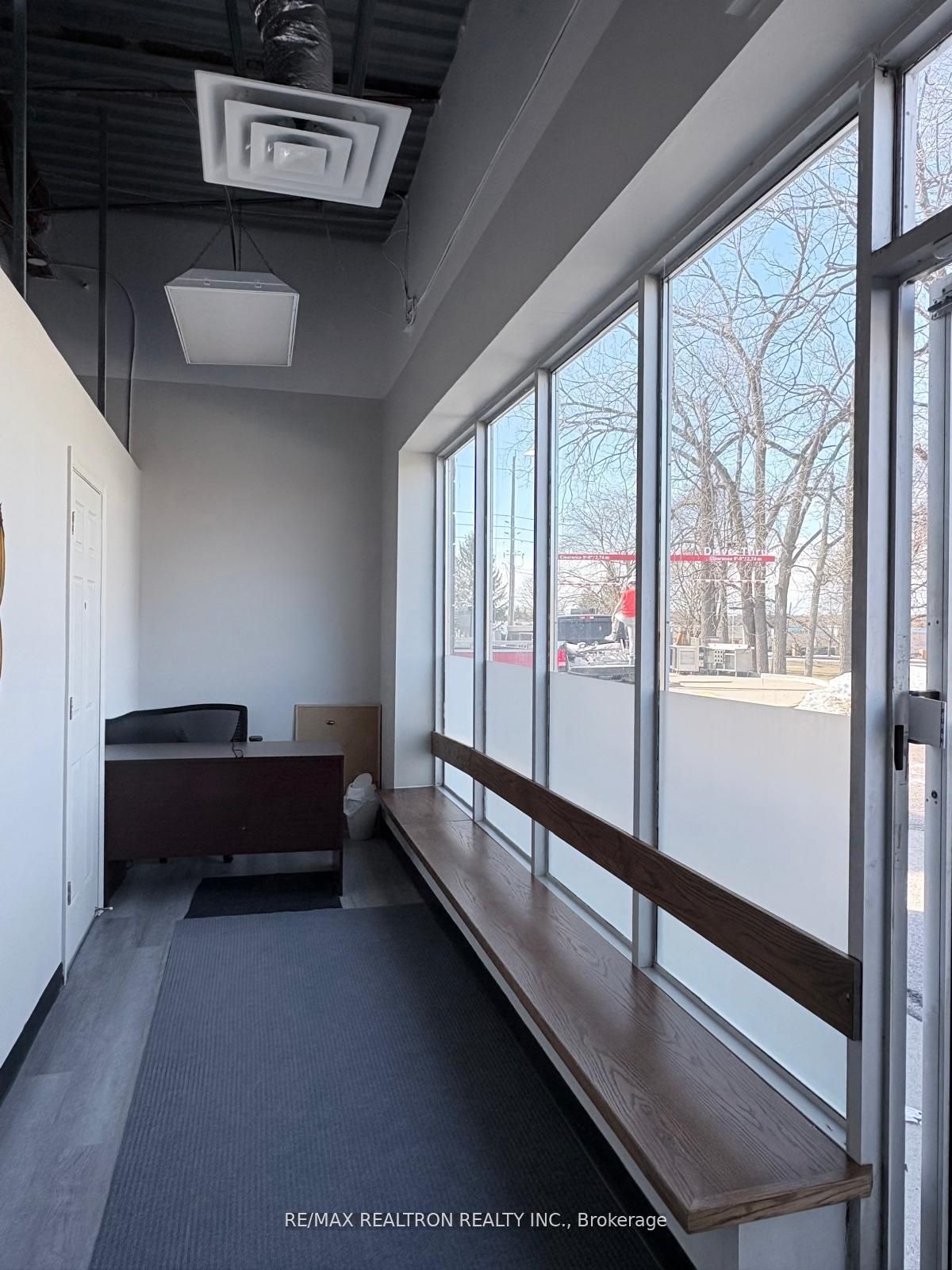 4-2 Allaura Boulevard, Aurora, ON, L4G 3S6
