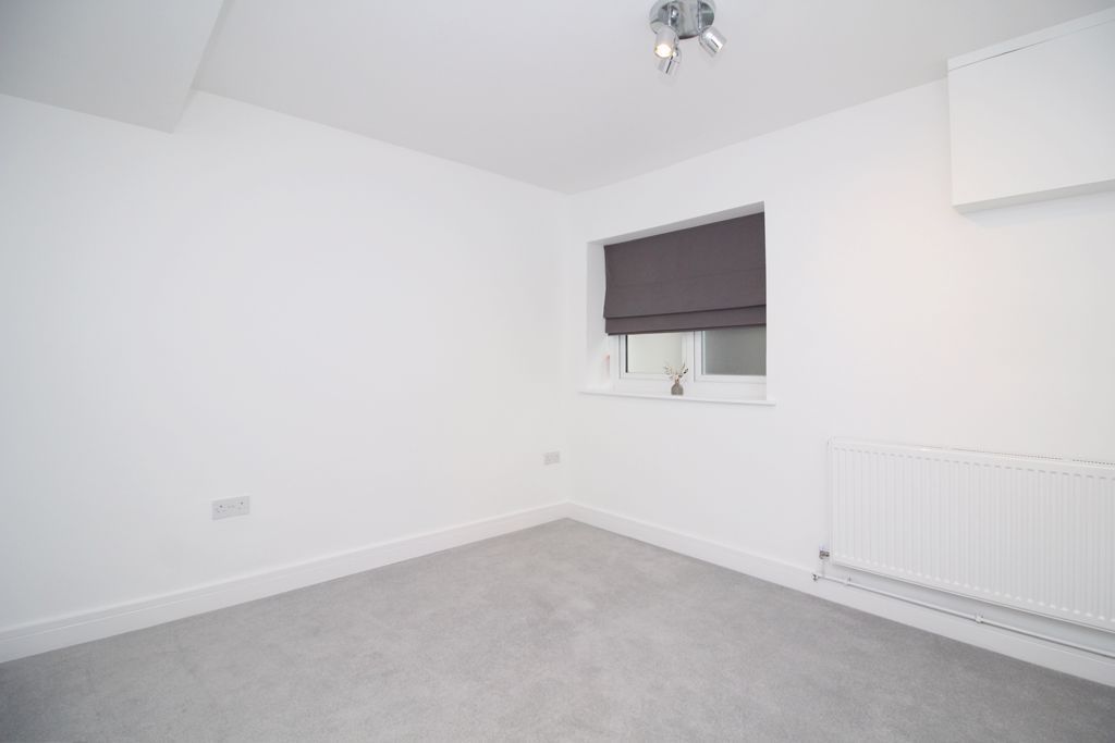 Additional image 11 of 2 bed flat for saleCilfynydd Road, Cilfynydd, Pontypridd CF37