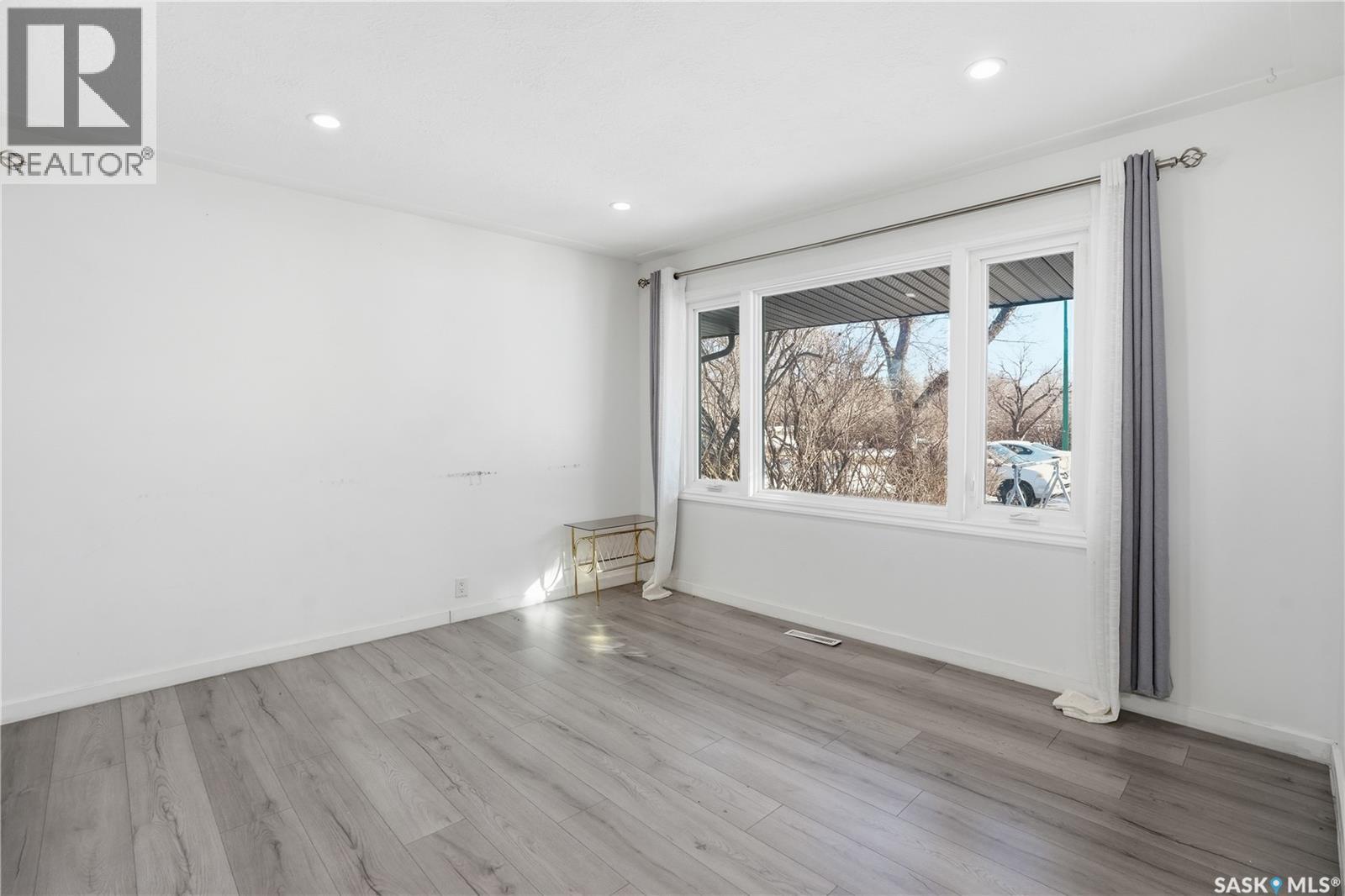 Additional image 3 of 632 Aberdeen Crescent, Regina, SK, S4T6A9