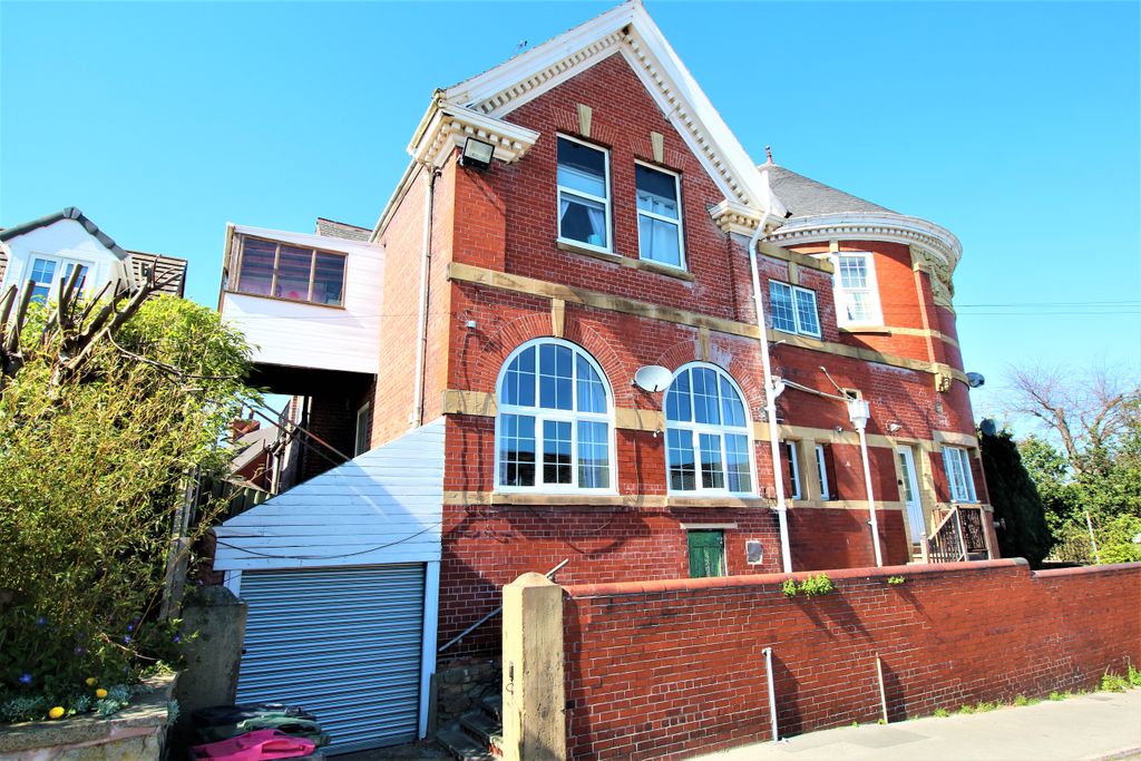 15 bed flat for saleStation Street, Swinton S64 photo 3