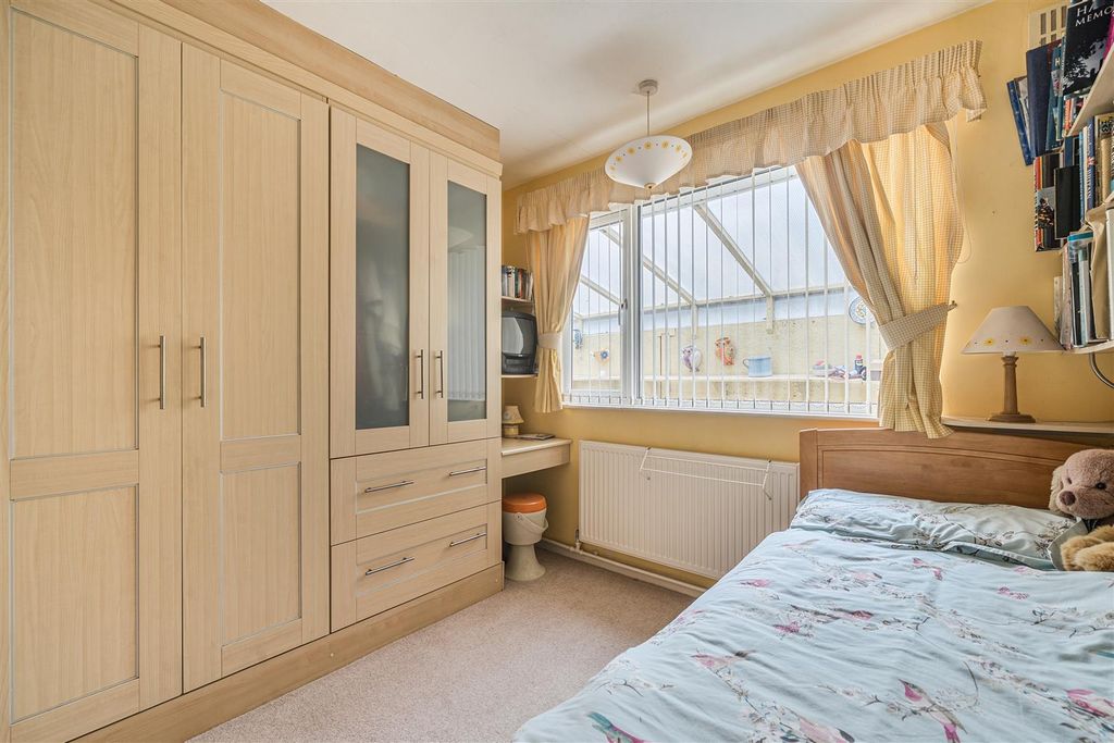 Additional image 19 of 2 bed detached bungalow for saleHeckford Road, Corfe Mullen, Wimborne BH21