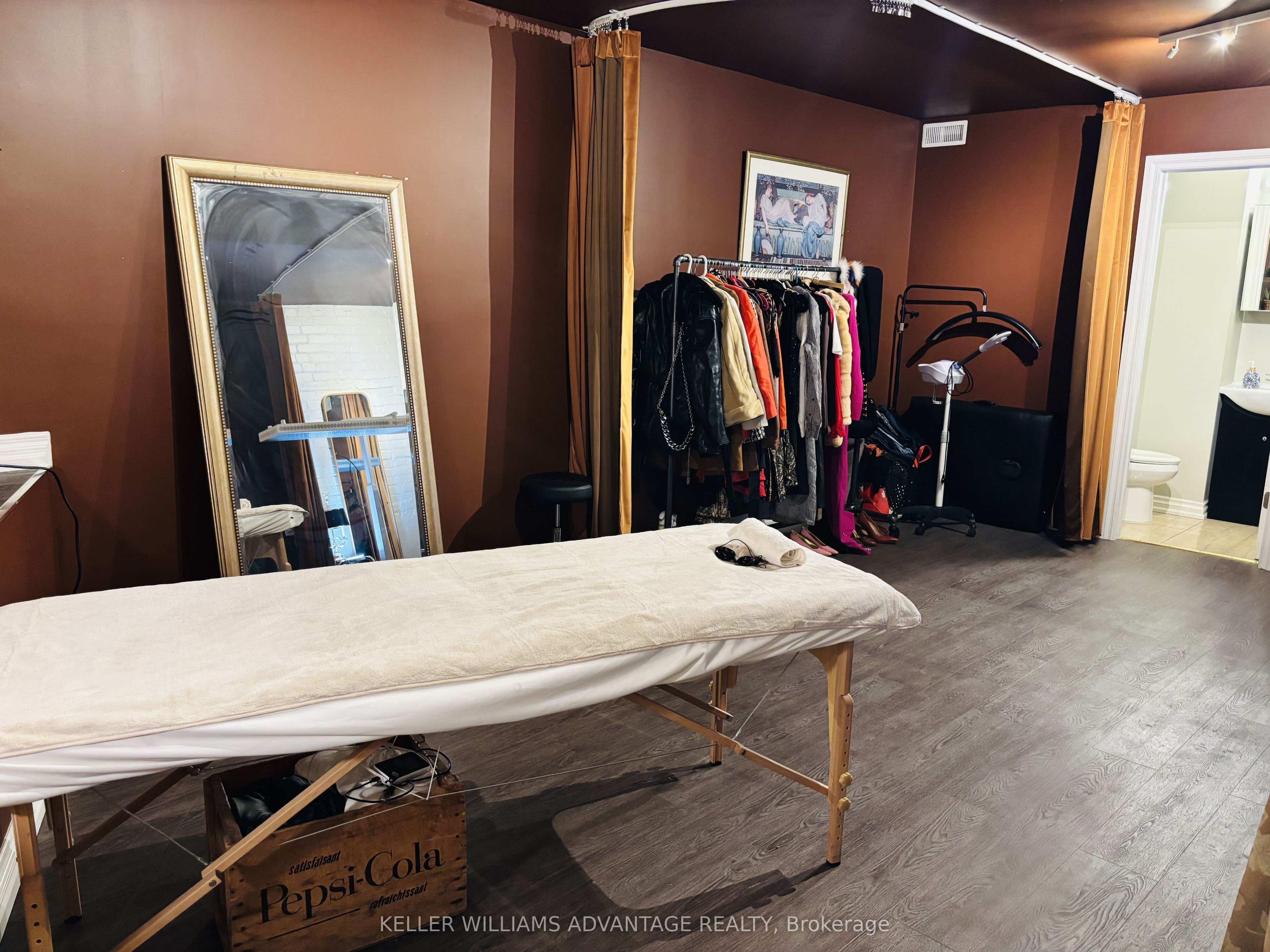 Additional image 5 of Lower-1493 Dundas St W Street, Toronto, ON, M6K 1T6