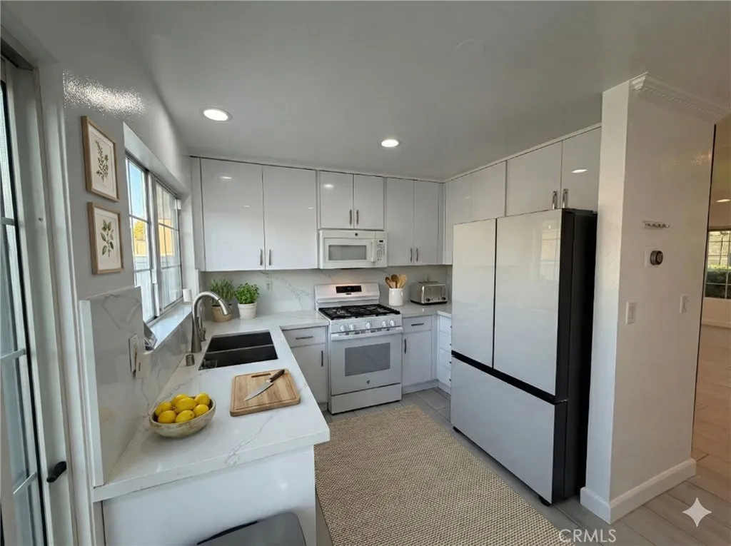 Additional image 34 of 19142 Haynes Street Unit 4, Reseda, CA 91335