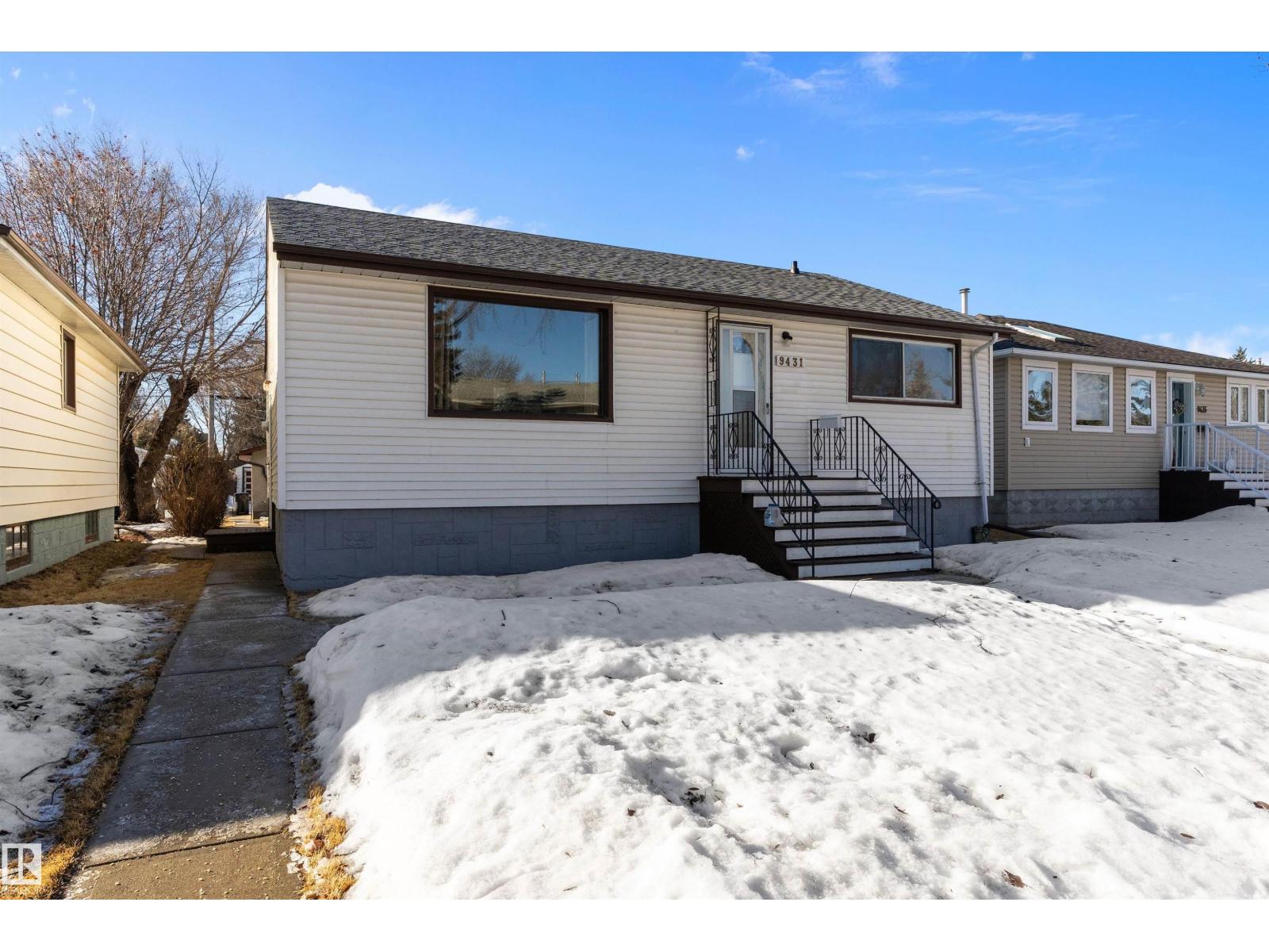Additional image 2 of 9431 65 Avenue NW, Edmonton, AB, T6E0K1
