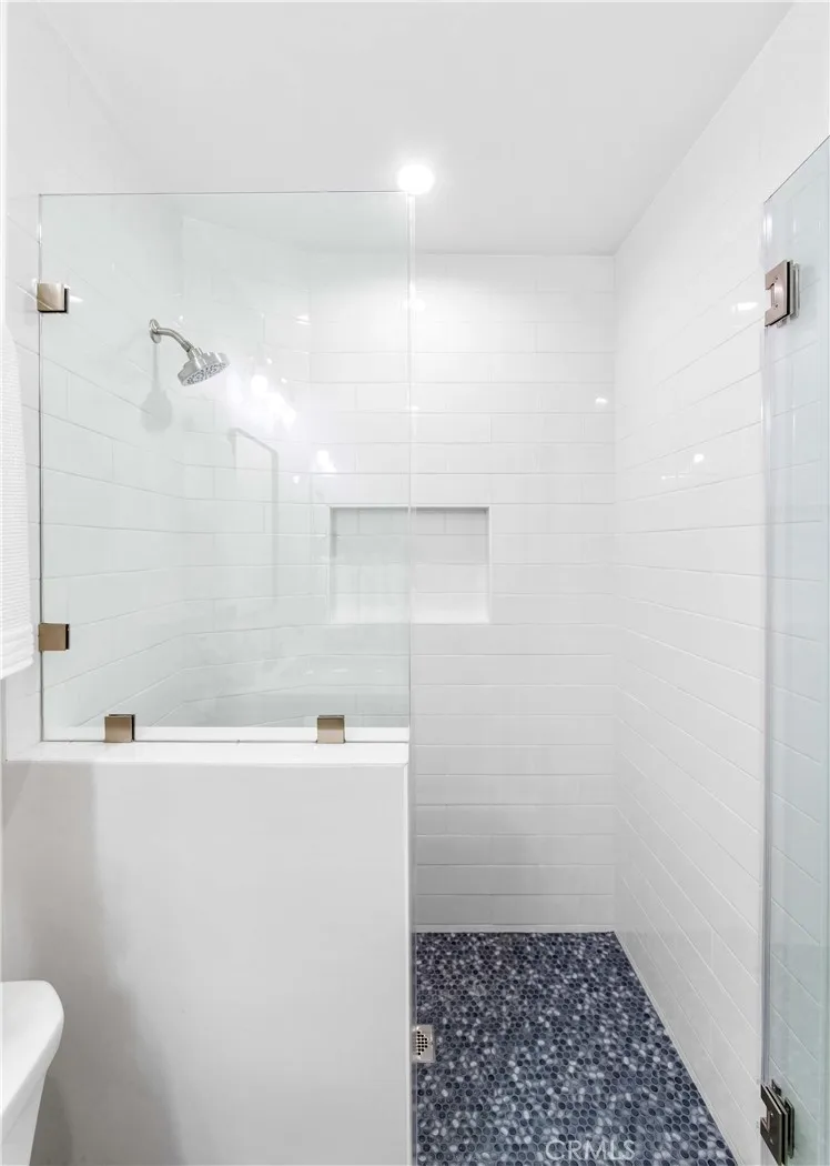 Additional image 116 of 406 Eton Dr, Burbank, CA 91504