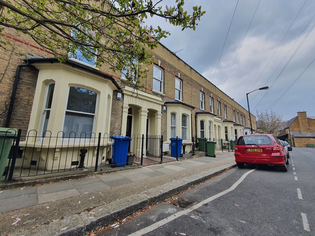 4 Bed Terraced House, Freemantle St, SE17, N1 7GU