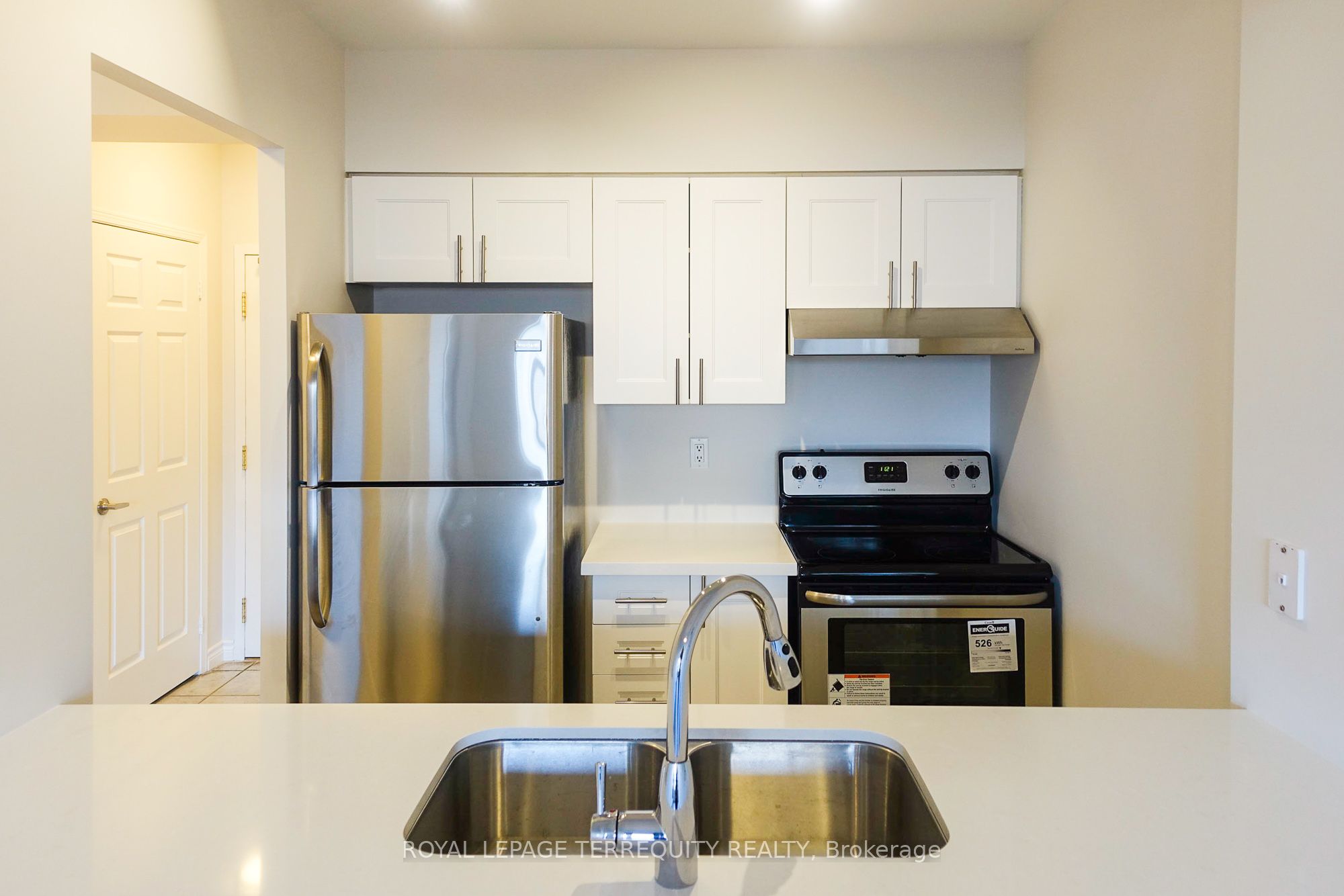 Additional image 4 of 702-887 Bay Street, Toronto, ON, M5S 3K4