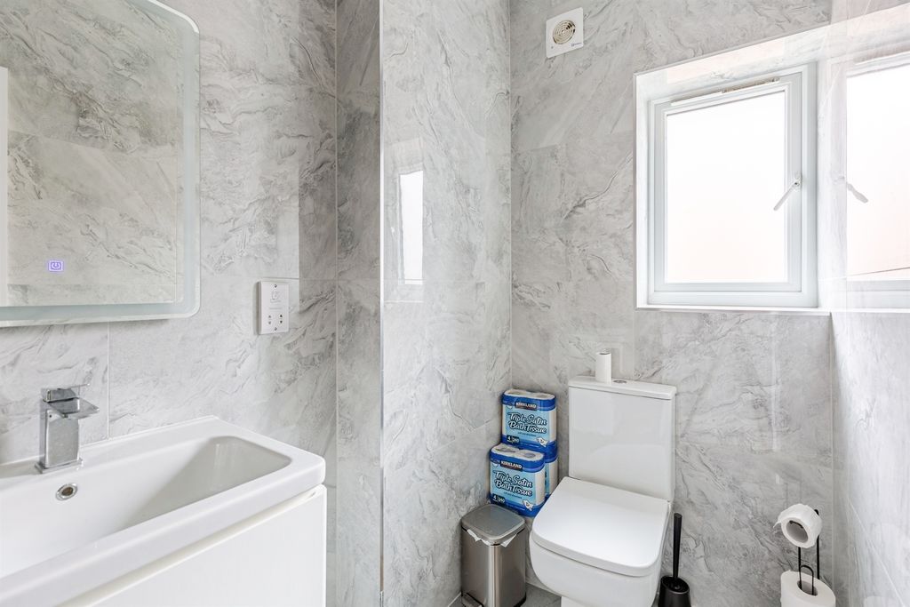 Additional image 15 of 9 bed detached house for saleBarton Road, Barton Seagrave, Kettering NN15