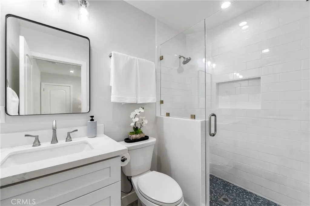 Additional image 48 of 406 Eton Dr, Burbank, CA 91504