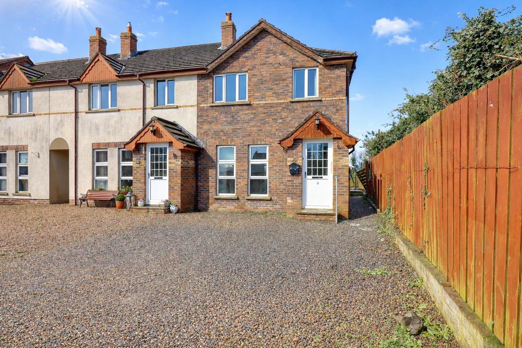 3 bed town house for sale5 Church Park, Carrowdore, Newtownards BT22