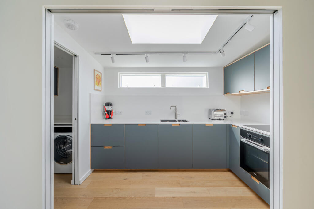 Additional image 7 of Avenue St. Nicholas, Harpenden, AL5