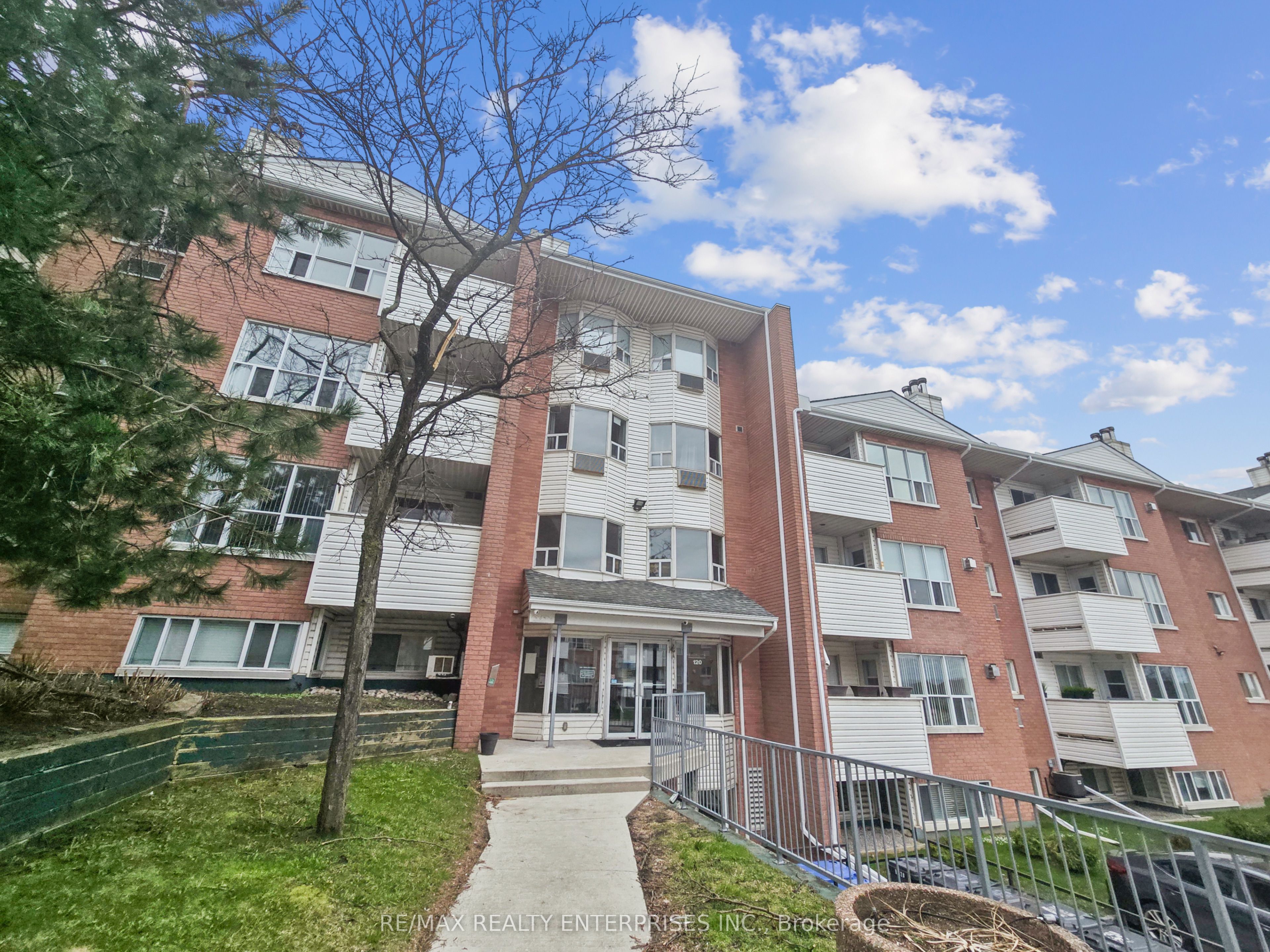 204-120 Bell Farm Road N, Barrie, ON, L4M 6J2