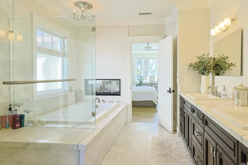 Additional image 84 of 940 J Avenue, Coronado, CA 92118