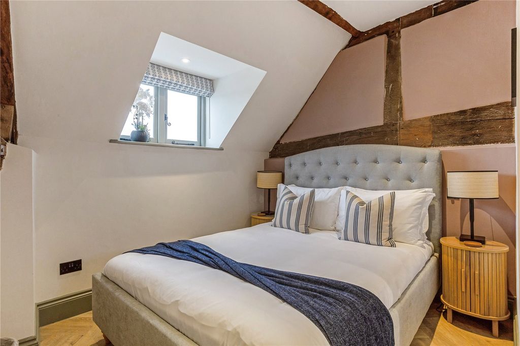 Additional image 11 of 2 bed flat for saleThameside, Henley-On-Thames, Oxfordshire RG9