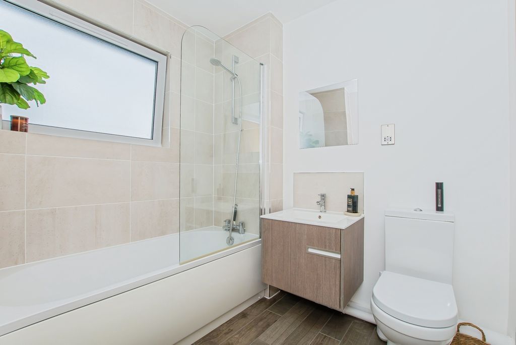 Additional image 16 of 2 bed flat for saleBroadway, Peterborough, Cambridgeshire PE1