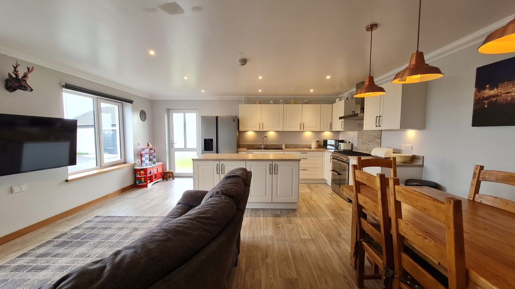 3 bed detached house for saleDeerness KW17 photo 4