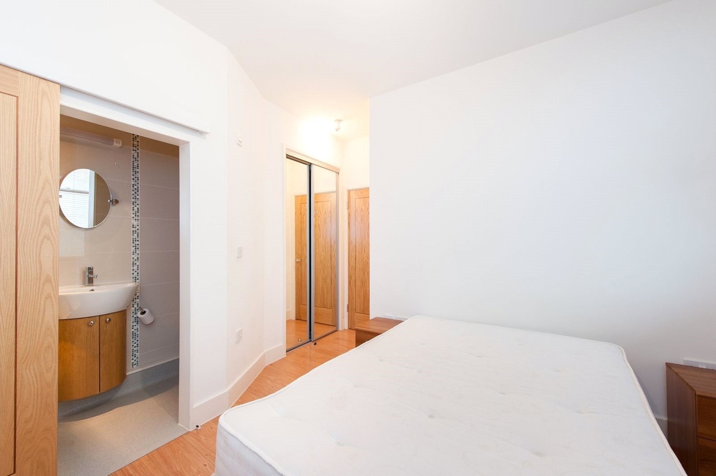 Additional image 4 of 2 Bed Flat, Whitechapel High Street, E1, N1 7GU