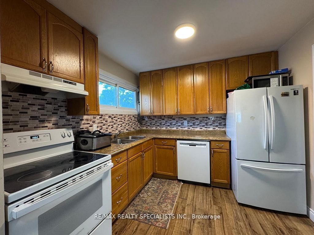 Additional image 3 of 19 Helena Court, Brampton, ON, L6S 2N4