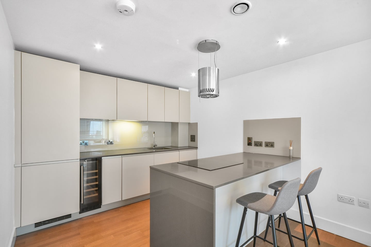 Additional image 4 of 2 Bed Flat, Whitechapel High St, E1, N1 7GU