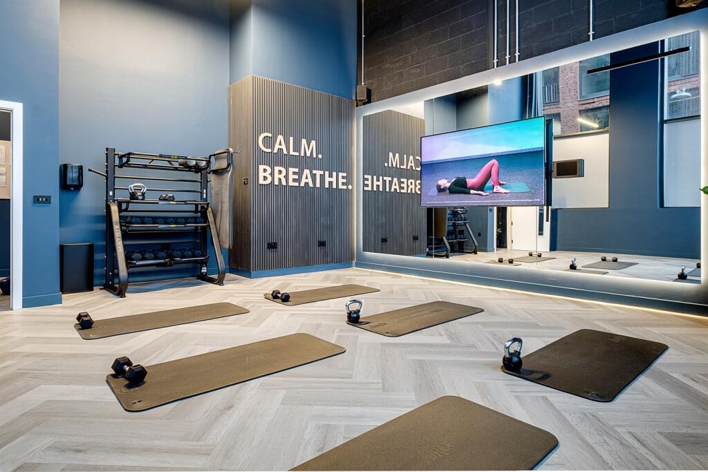 Additional image 25 of Belmont Wharf, Glasswater Locks, B4