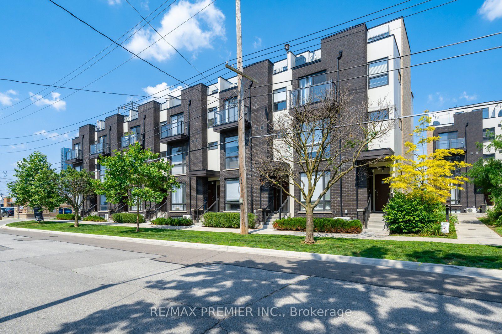 141-34 Fieldway Road, Toronto, ON, M8Z 3L2