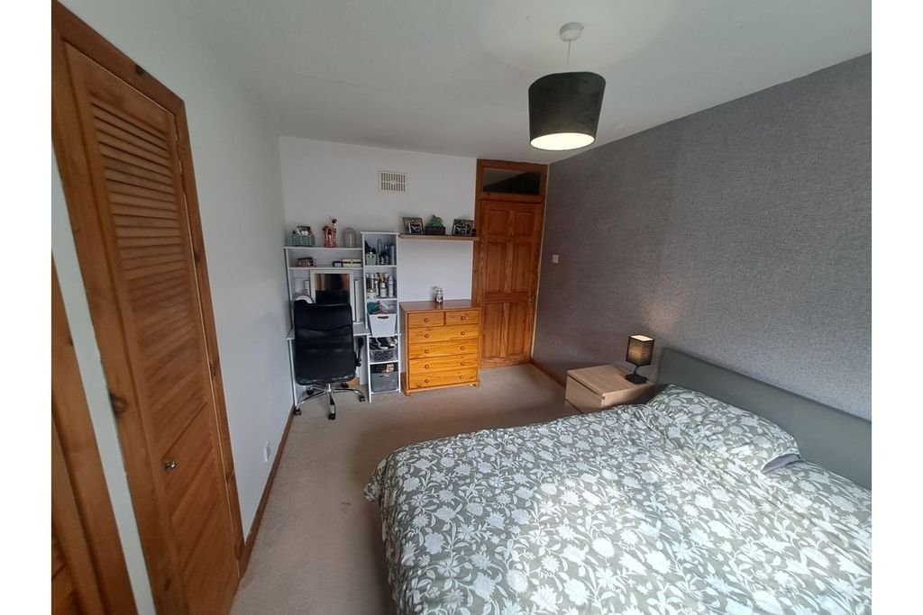 Additional image 6 of 2 bed flat for saleDavaar Avenue, Campbeltown PA28