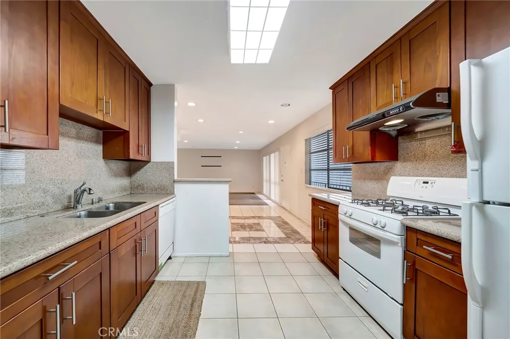 Additional image 15 of 5315 Zelzah Ave Unit 6, Encino, CA 91316