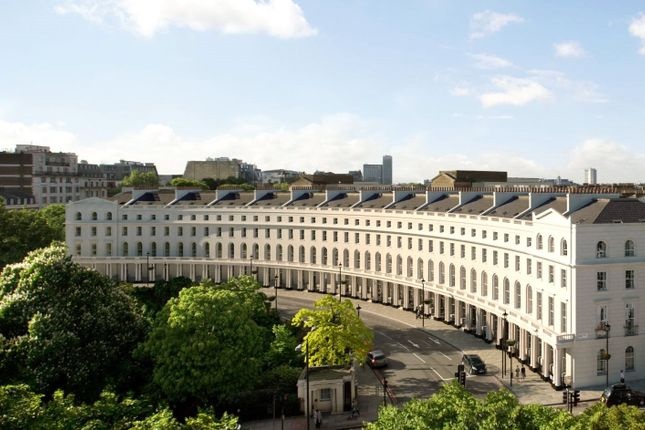 2 Bed Flat, Park Crescent, W1B, N1 7GU