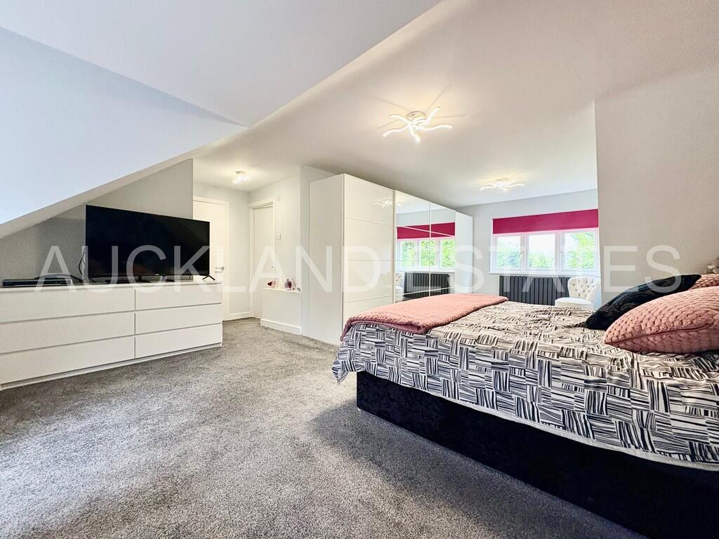 Additional image 9 of Swanland Road, Brookmans Park