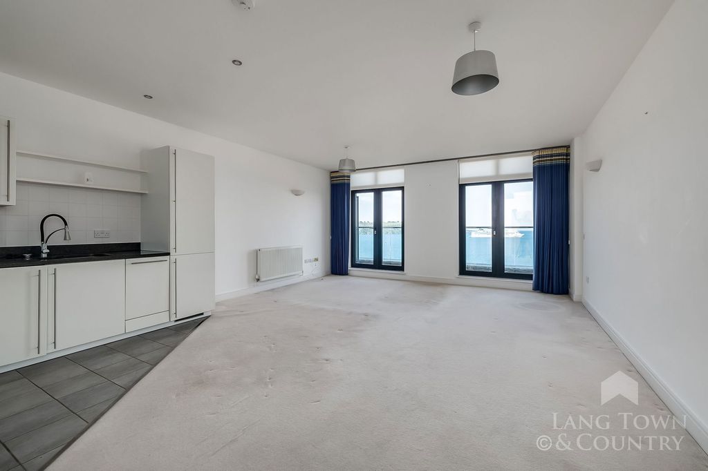 Additional image 3 of 2 bed flat for saleCliff Road, The Hoe, Plymouth PL1