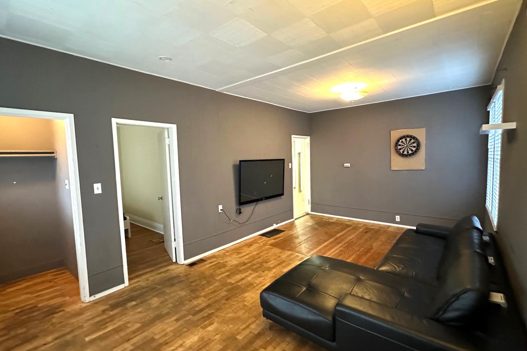 Additional image 5 of 166 10th Street E, North Vancouver, BC, V7L 2C8