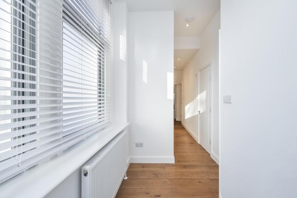 Additional image 12 of 2 Bed Flat, Brook Drive, SE11, N1 7GU