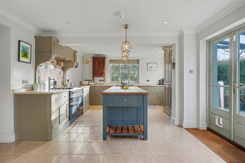Additional image 4 of 6 bed detached house for saleCourt House, 4 Court Close, Creaton, Northampton NN6