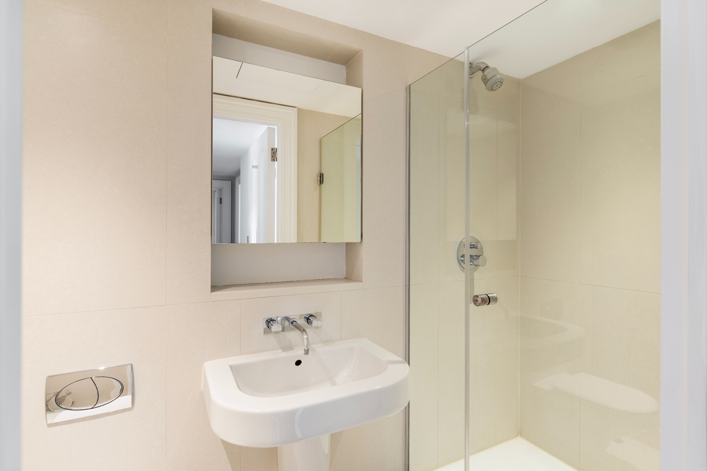 Additional image 10 of 2 Bed Flat, Kings Road, SW3, N1 7GU