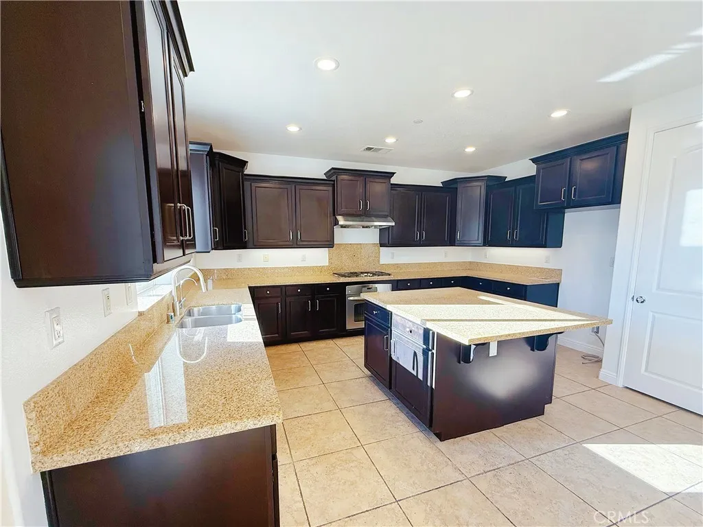 Additional image 5 of 6870 Tourmaline Dr, Eastvale, CA 92880