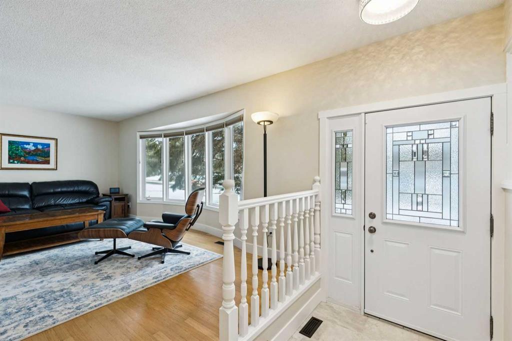 Additional image 3 of 359 Norseman Road NW, Calgary, AB, T2K 5N8