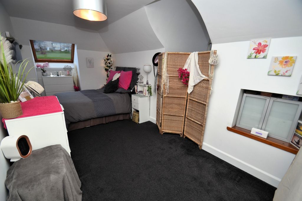 Additional image 13 of 2 bed flat for sale32 Hunterhill Road, Paisley, Renfrewshire PA2