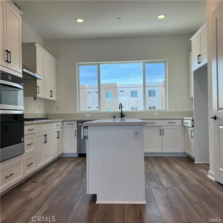 Additional image 39 of 1081 Cadence, Irvine, CA 92618