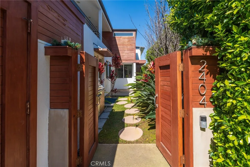 Additional image 3 of 2404 Laurel Avenue, Manhattan Beach, CA 90266