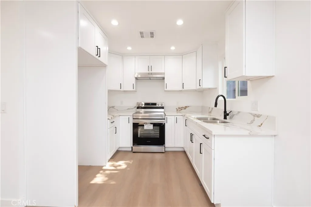 Additional image 2 of 5739 S St Andrews Pl Unit 1/2, Los Angeles, CA 90062