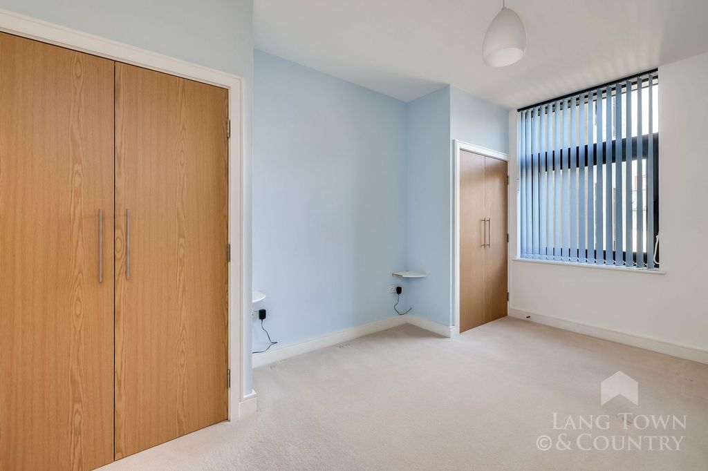 Additional image 9 of 2 bed flat for saleCliff Road, The Hoe, Plymouth PL1