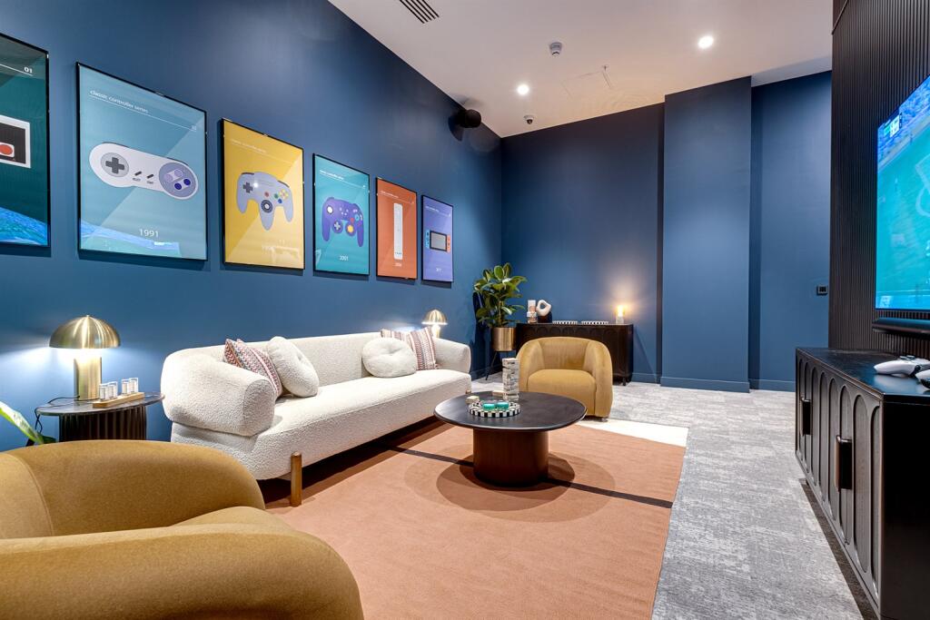 Additional image 22 of Belmont Wharf, Glasswater Locks, B4