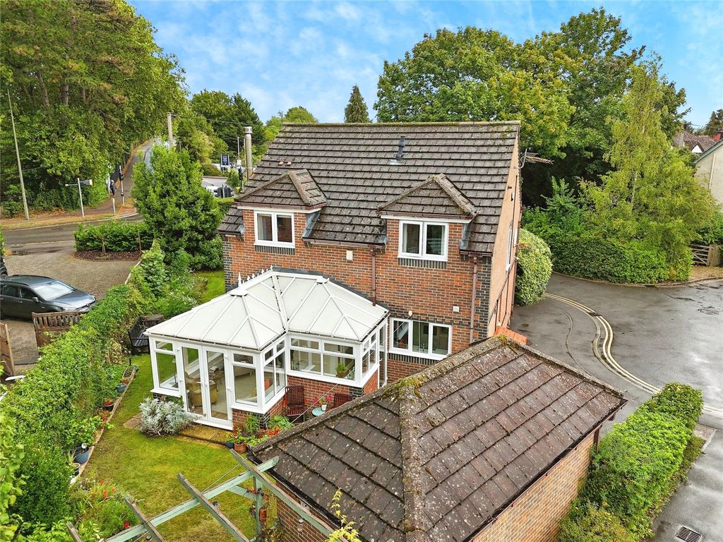 Additional image 2 of 4 bed detached house for saleMay Tree Close, Bicester, Oxfordshire OX26
