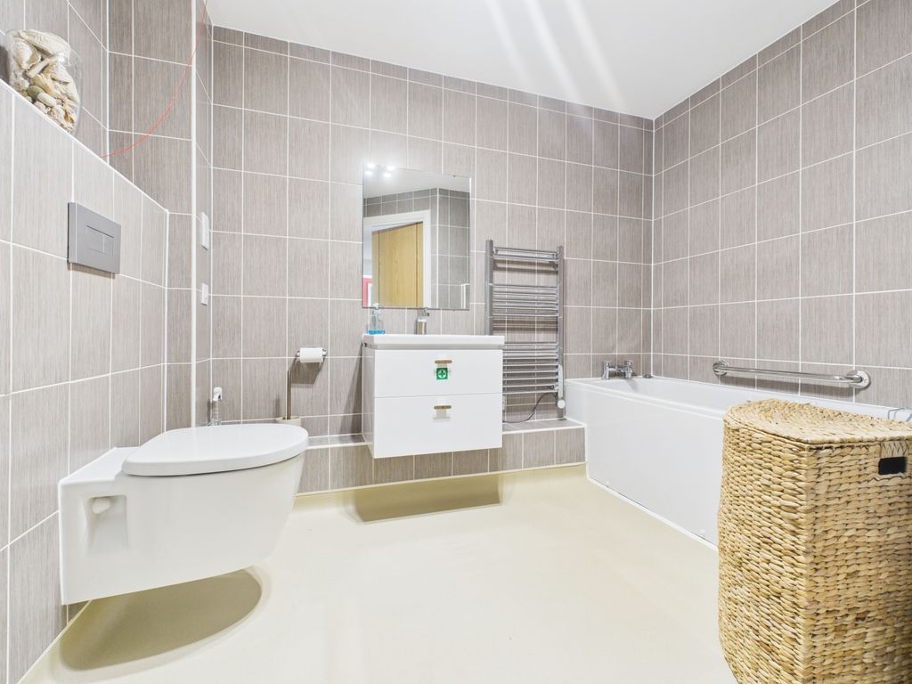 Additional image 10 of 2 bed flat for sale45 Wardington Court Welford Road, Northampton NN2