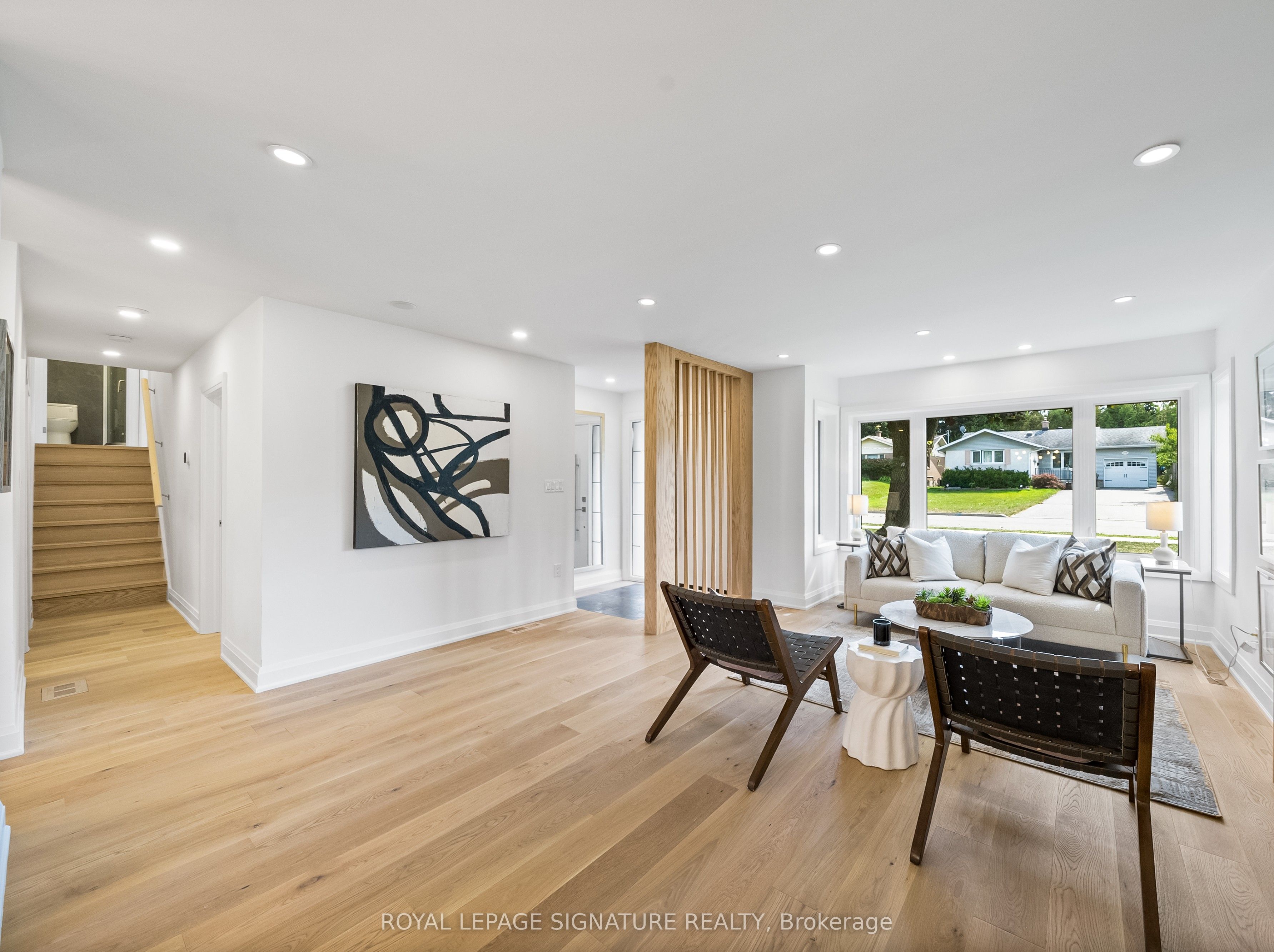 Main-247 Kathryn Crescent, Newmarket, ON, L3Y 1L9