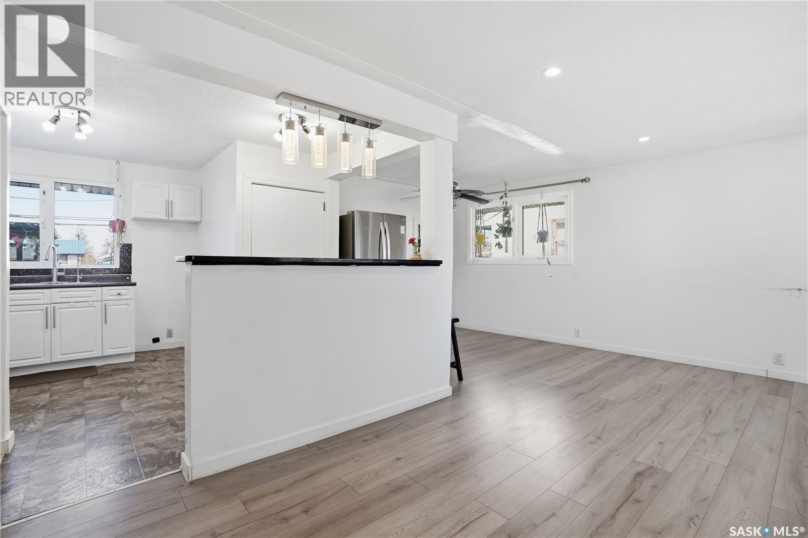 Additional image 2 of 632 Aberdeen Crescent, Regina, SK, S4T6A9